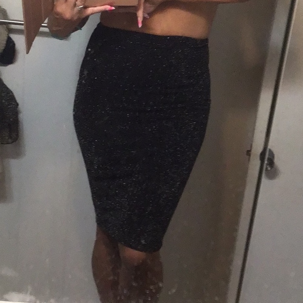 Guess stretch pencil skirt midi length size XS